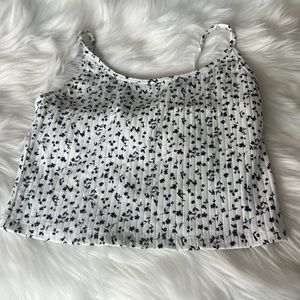 Women’s juniors old Navy tank top medium